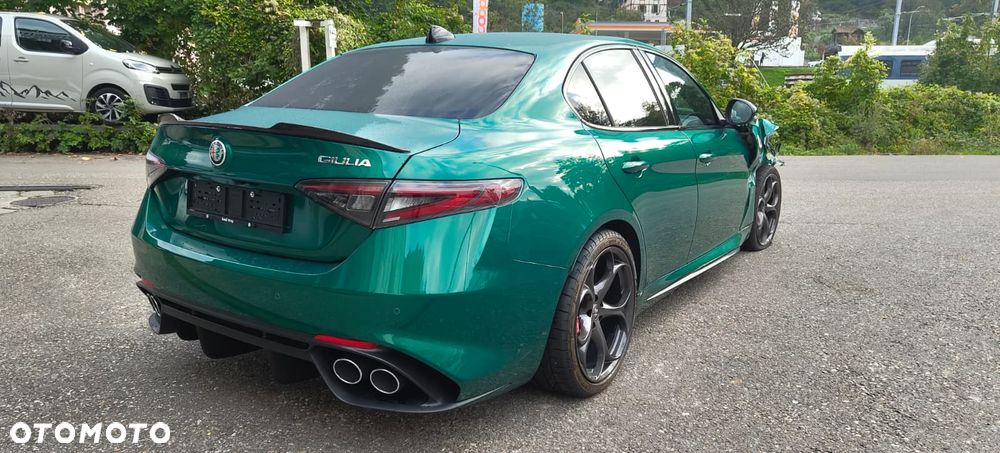 Alfa Romeo Giulia 2.9 V6 Bi-Turbo AT8 Quadrifoglio - 1