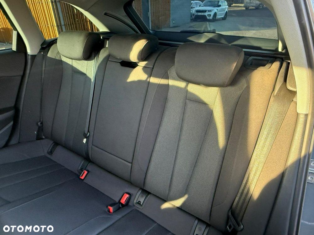 Audi A4 Avant 35 TDI S tronic design - 20