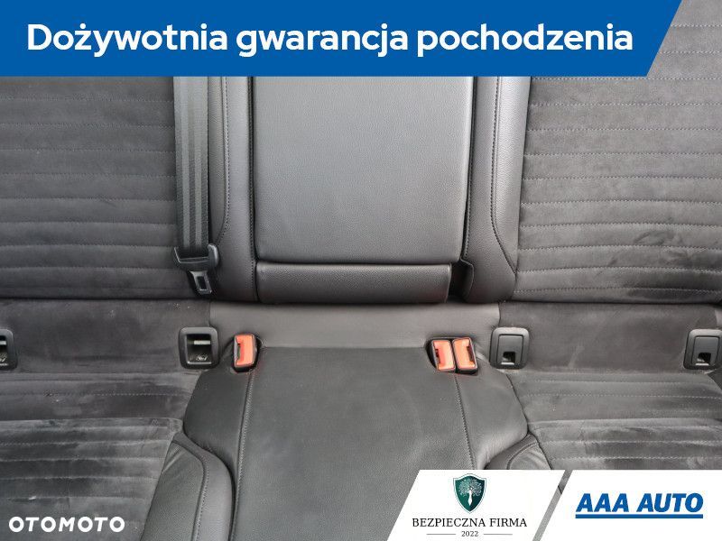 Volkswagen Passat Variant - 12