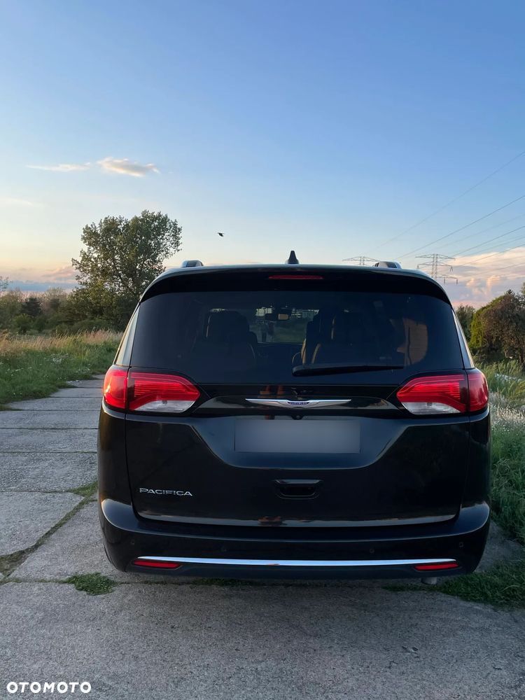 Chrysler Pacifica - 5