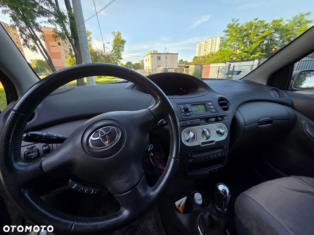 Toyota Yaris 1.4 D-4D Sol - 10