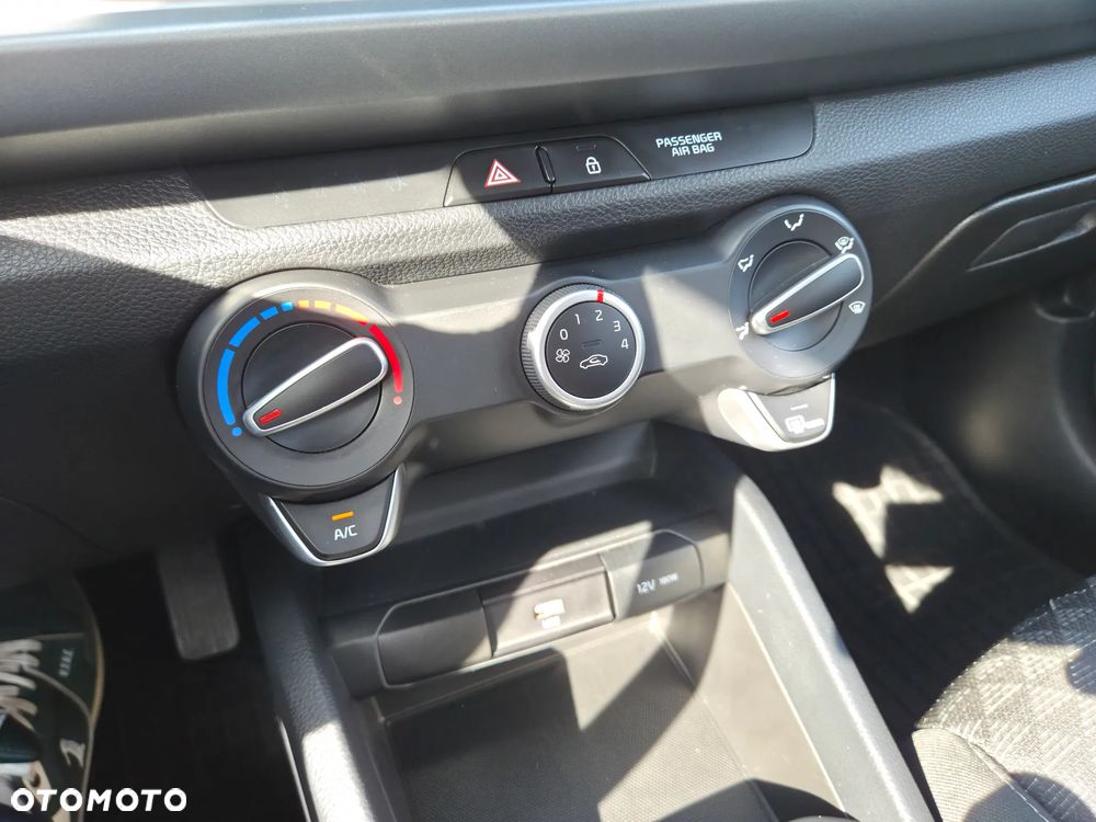 Kia Rio 1.2 M - 11