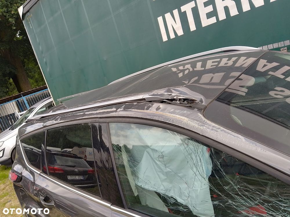 Ford Kuga 1.5 EcoBoost 2x4 Cool & Connect - 11