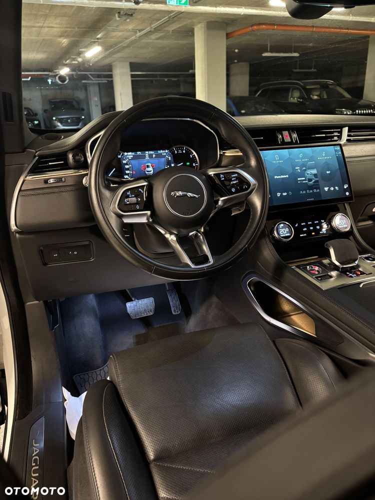 Jaguar F-Pace - 10