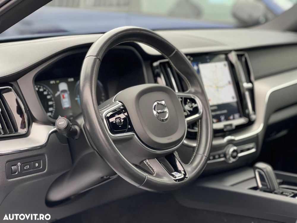 Volvo XC 60 T8 Twin Engine AWD R-Design - 8