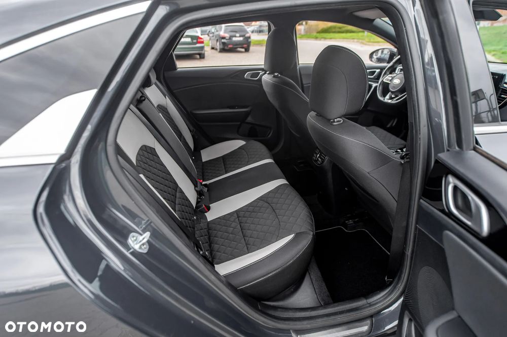 Kia ProCeed 1.4 T-GDI DCT7 OPF GT LINE - 19