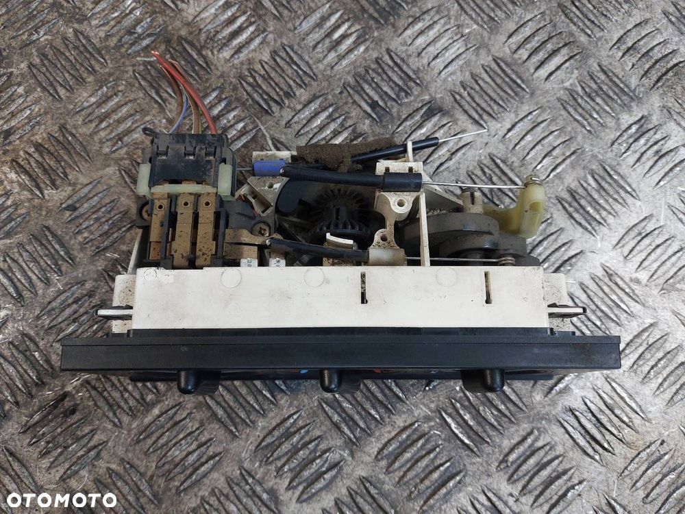 PANEL NAWIEWU AUDI 80 B4 8A1819073 - 2