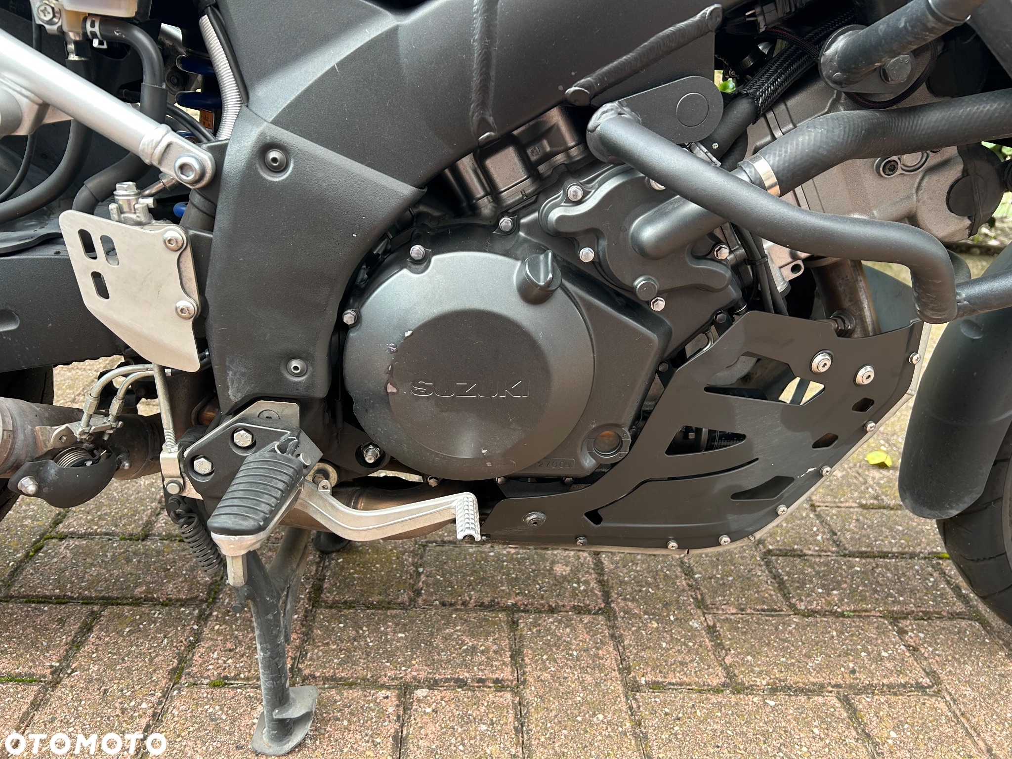 Suzuki V-STROM - 13