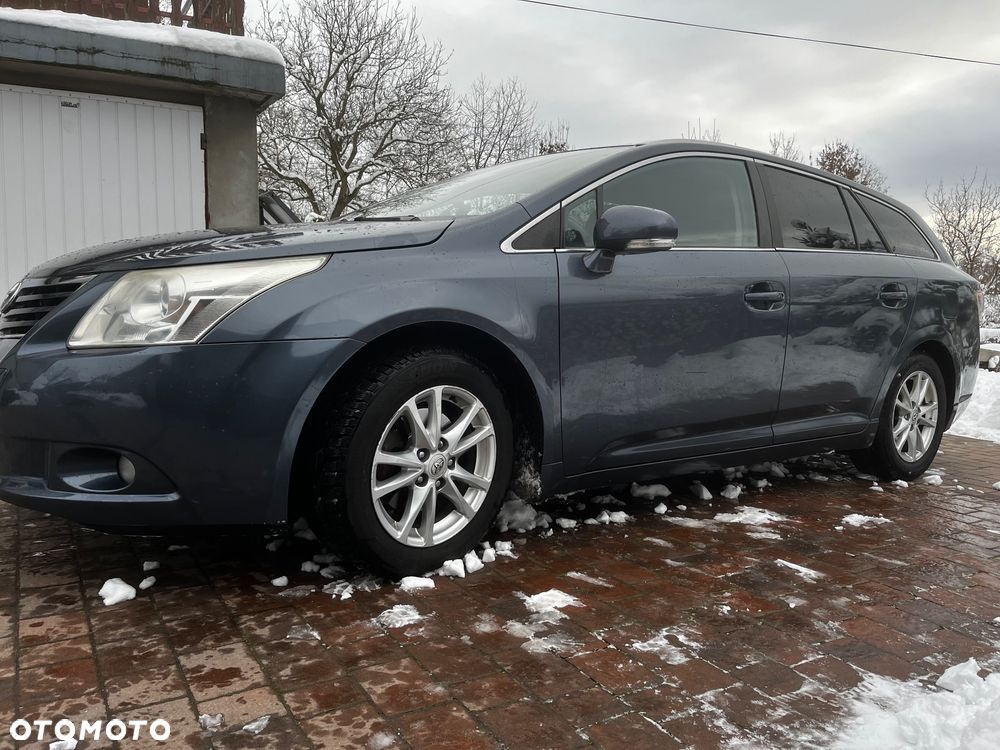 Toyota Avensis 1.8 Comfort - 4