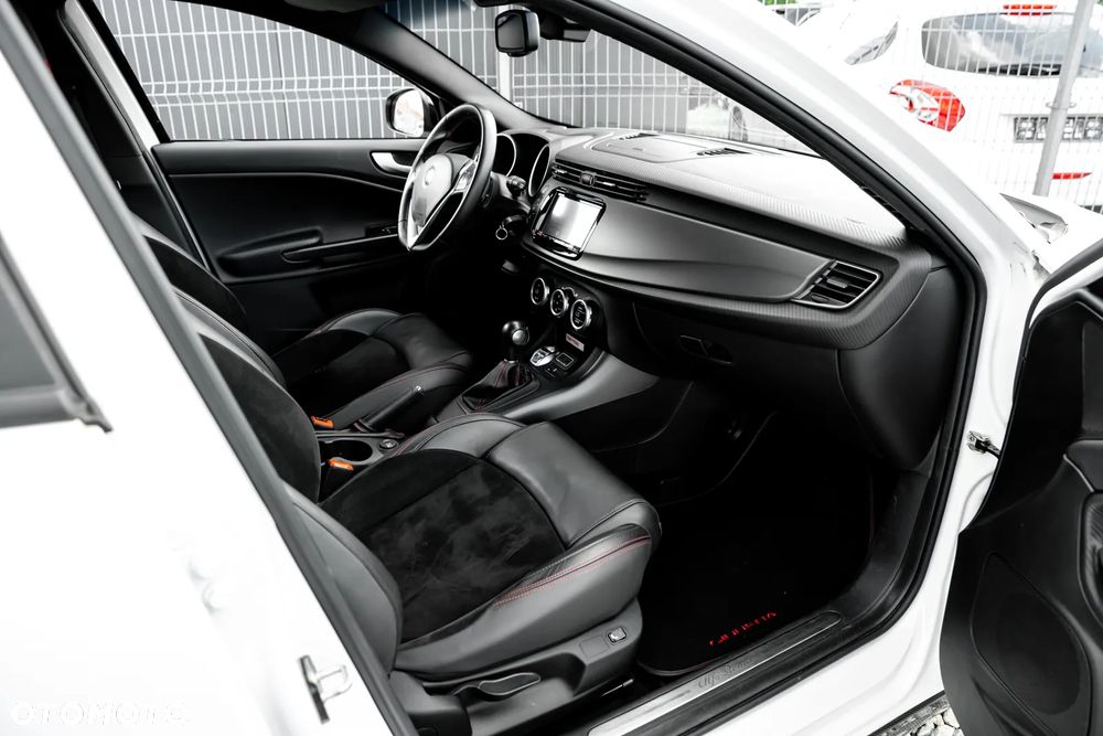 Alfa Romeo Giulietta 1.8 TBi 16V TCT Veloce - 25