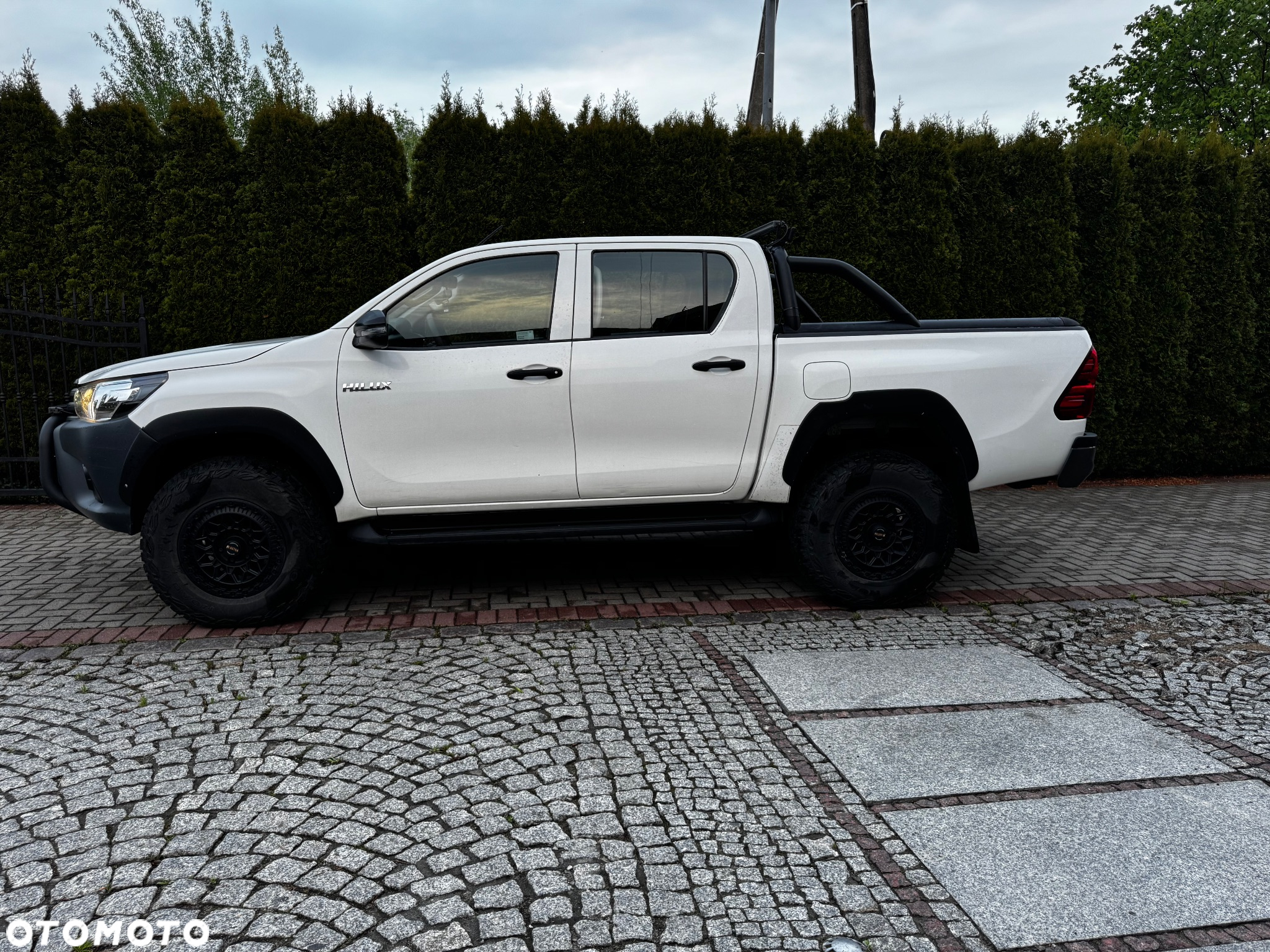 Toyota Hilux - 2