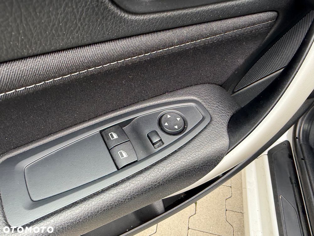 BMW Seria 1 118i Advantage - 31