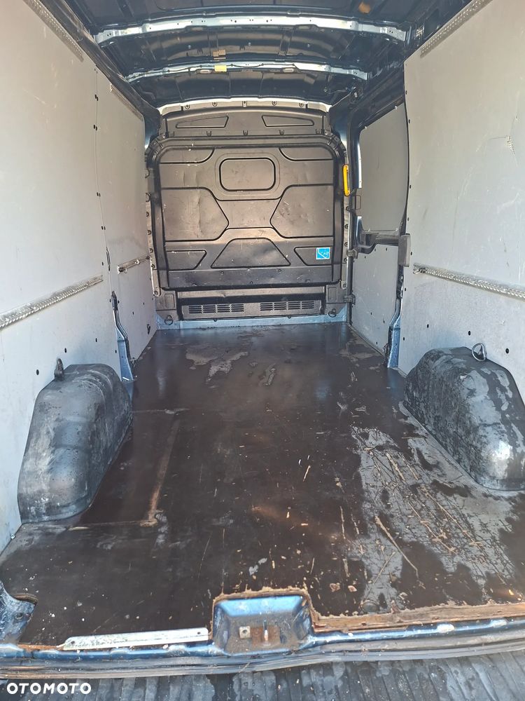 Ford Transit - 9