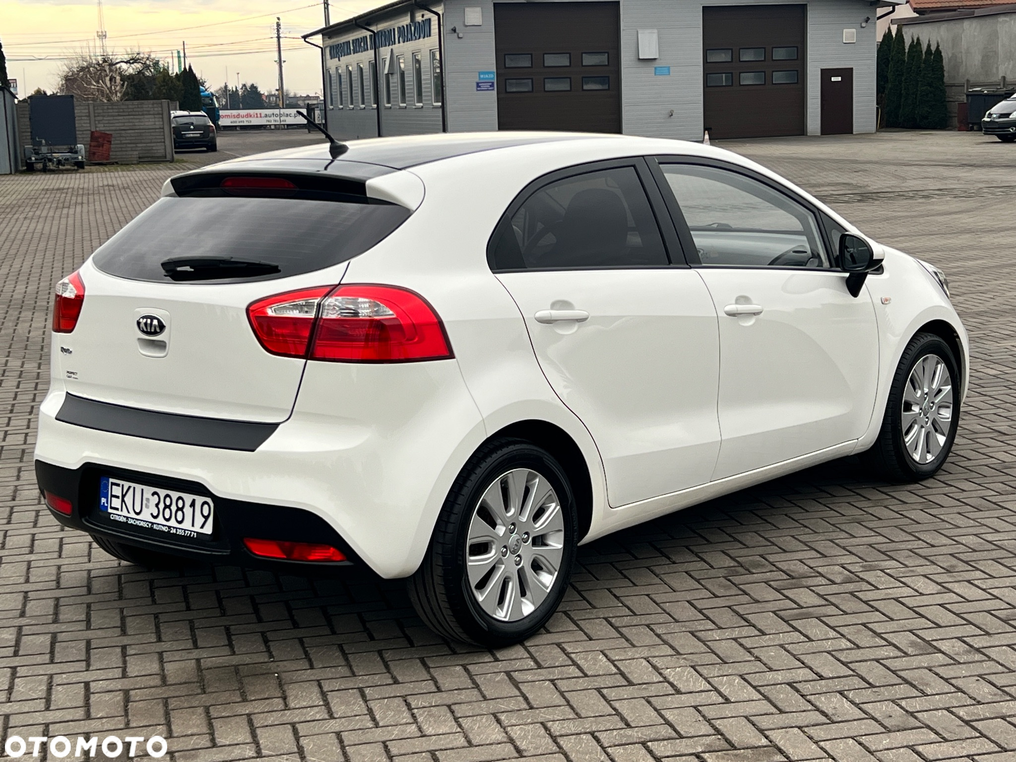 Kia Rio 1.2 Dream Team Edition - 8