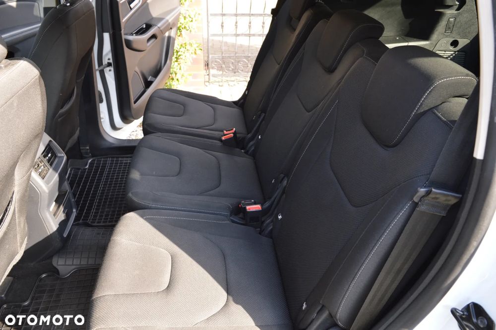 Ford S-Max - 18