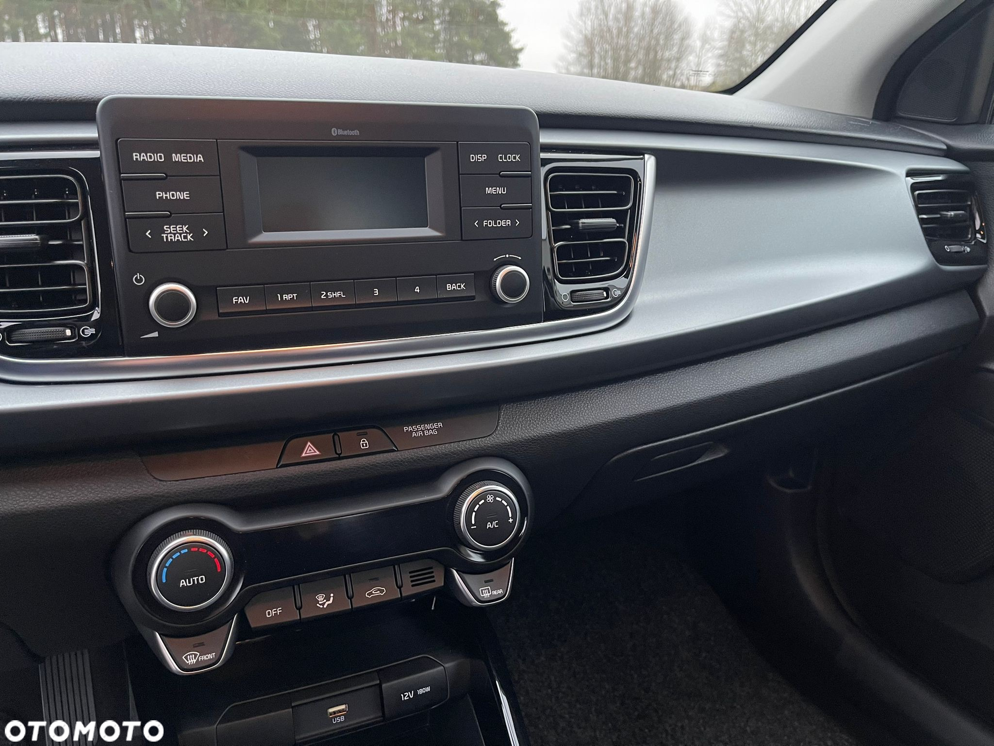 Kia Rio - 10