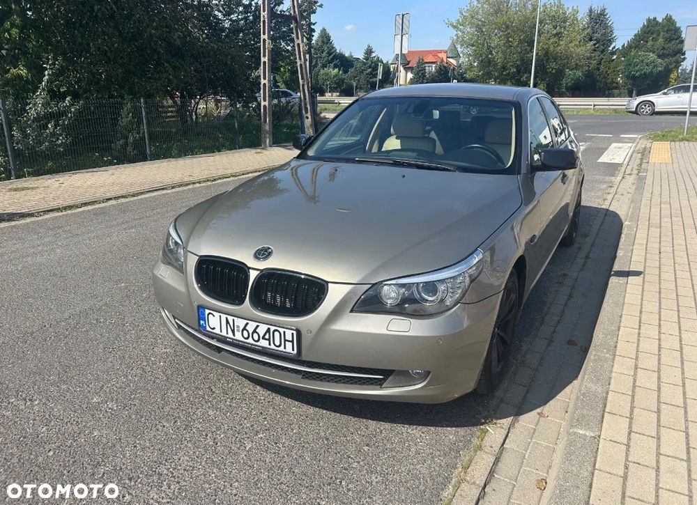 BMW Seria 5 523i Touring Edition Sport