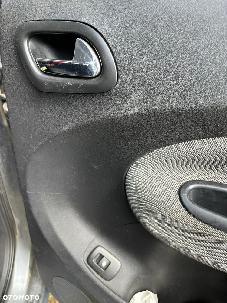 Citroën C3 Picasso 1.4i Exclusive - 9
