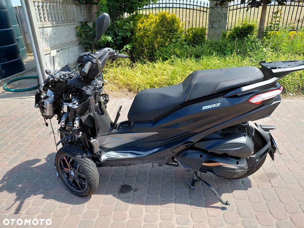 Piaggio MP-3 - 3
