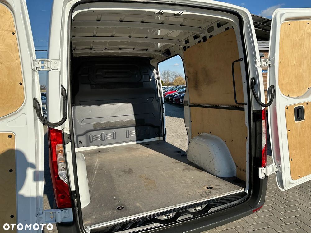 Mercedes-Benz Sprinter - 22