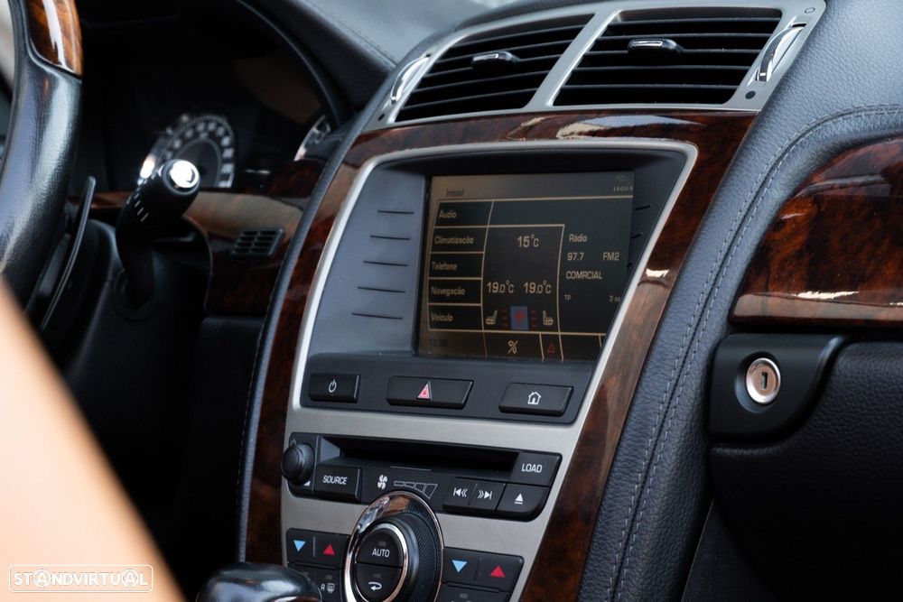 Jaguar XK XK8 4.2 Covertible Classic - 17