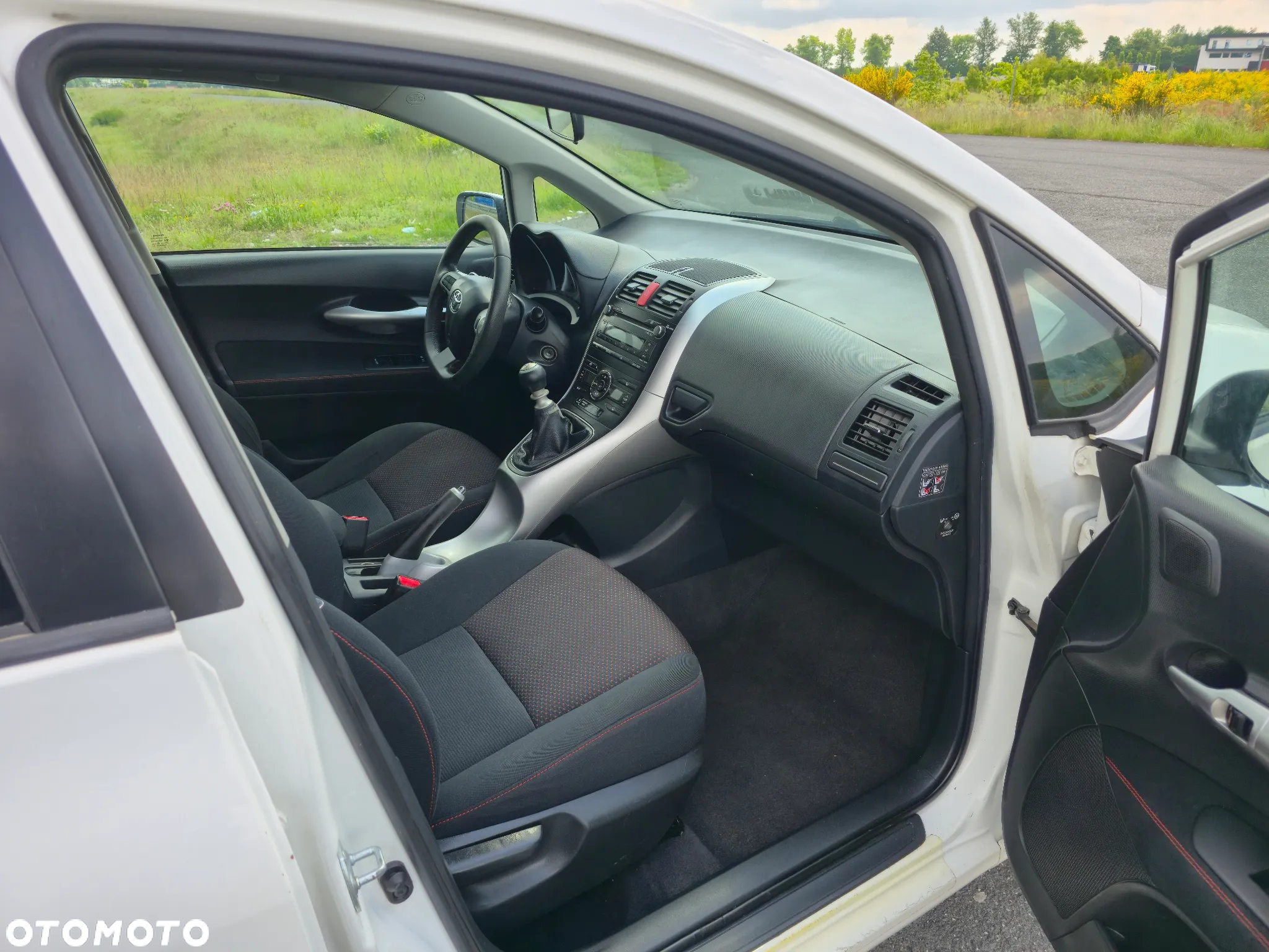 Toyota Auris 1.6 Sol - 10