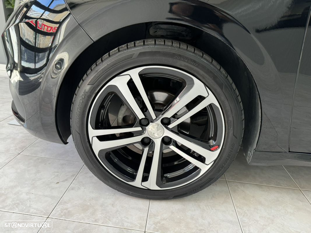 Peugeot 208 1.2 PureTech GT Line EAT6 - 5