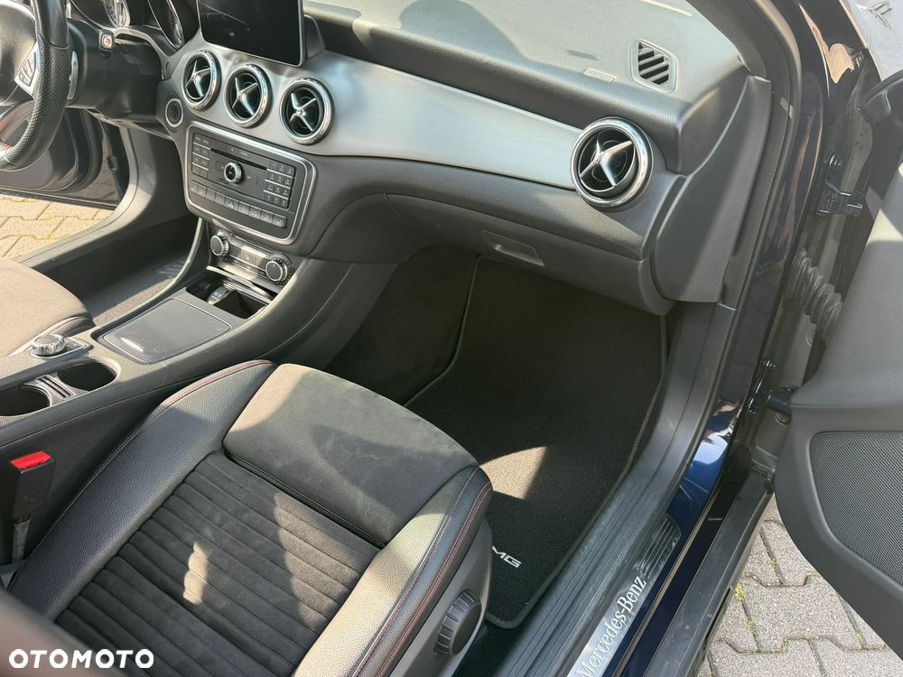 Mercedes-Benz GLA 250 4-Matic - 12