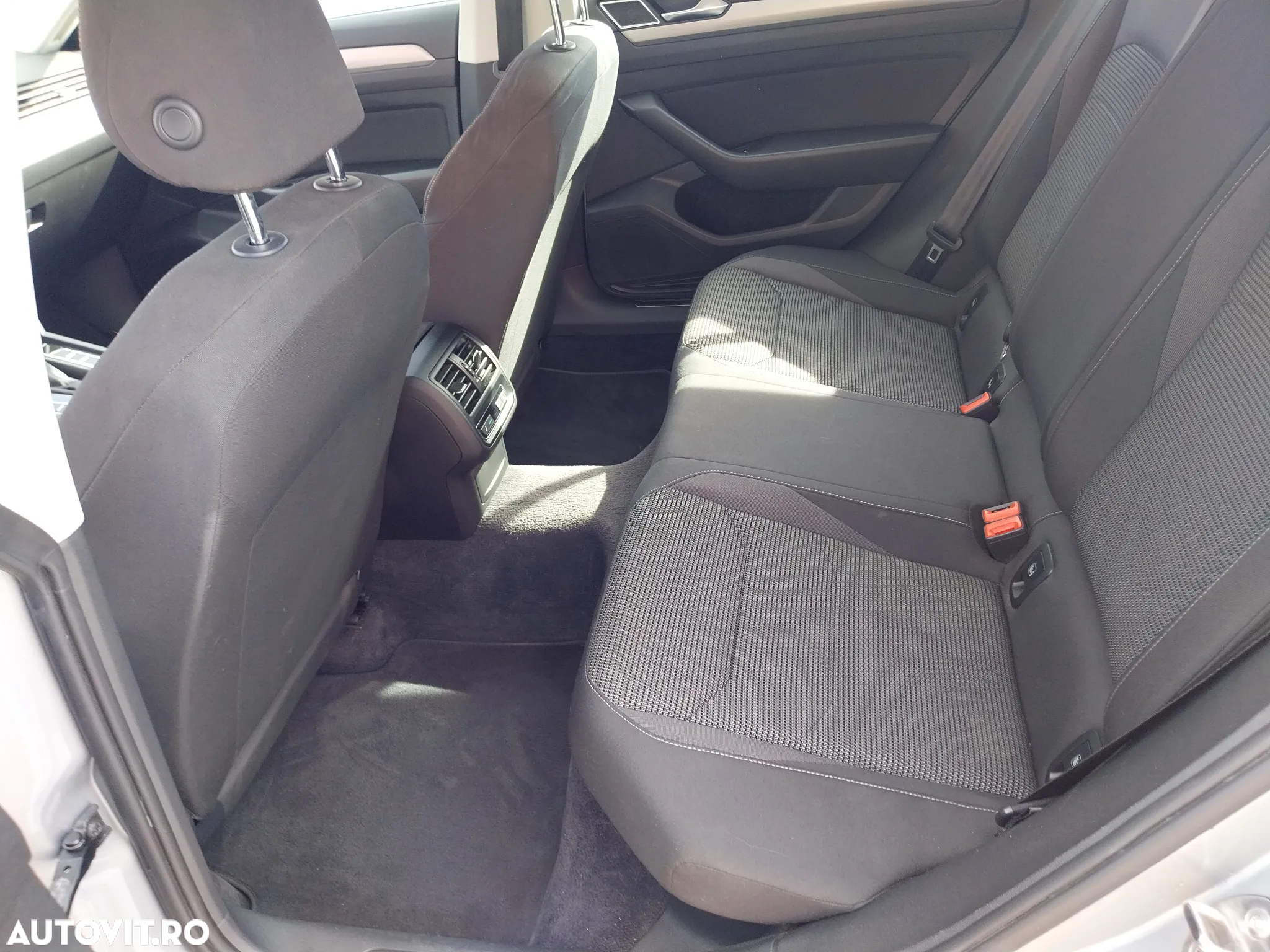 Volkswagen ARTEON 2.0 TDI SCR DSG Elegance - 8