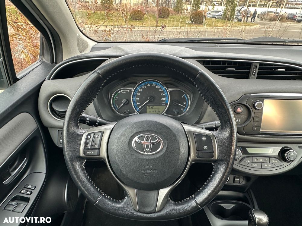 Toyota Yaris 1.5 VVT-i HSD Luna - 7