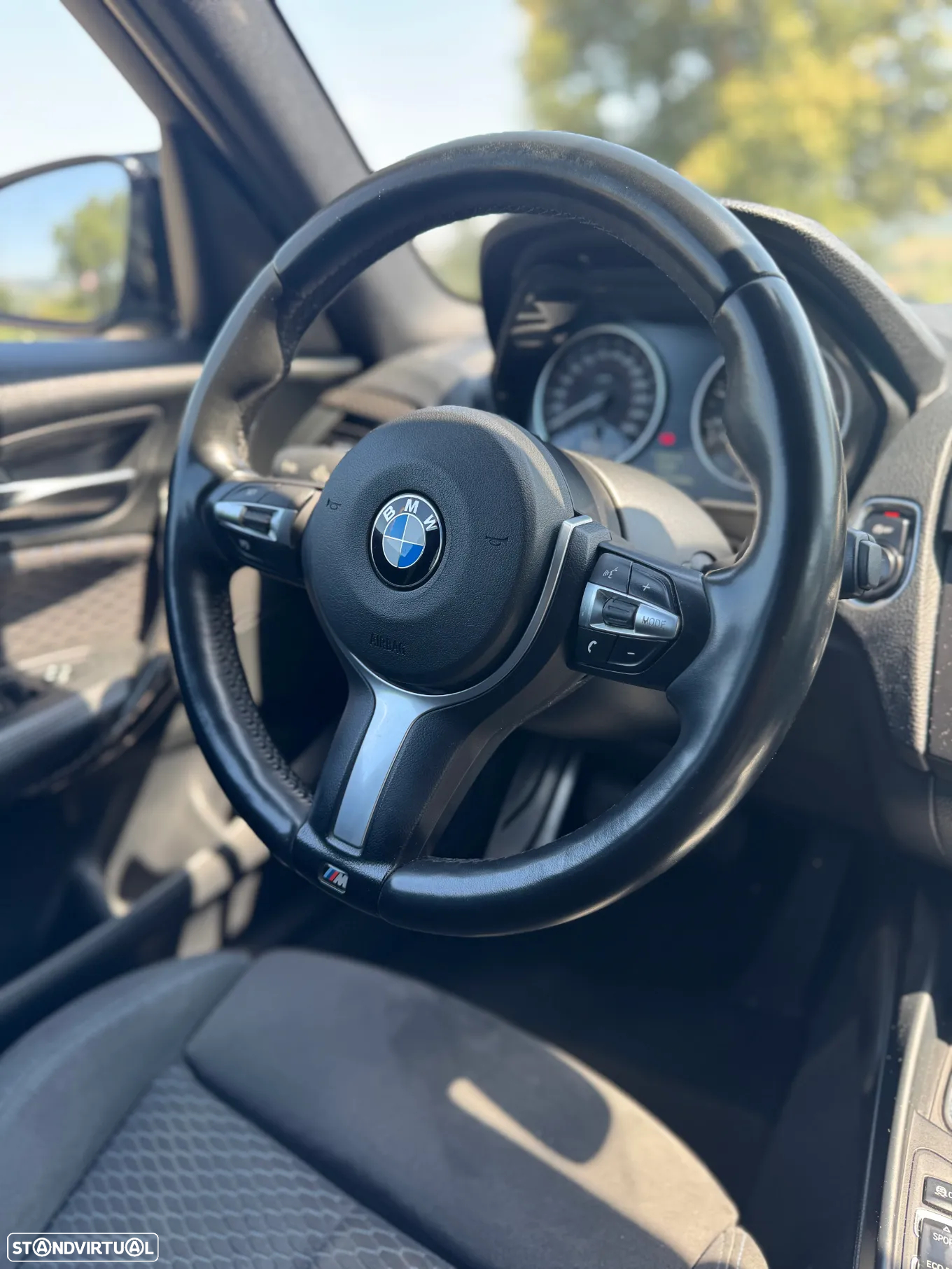 BMW 116 d Pack M - 19