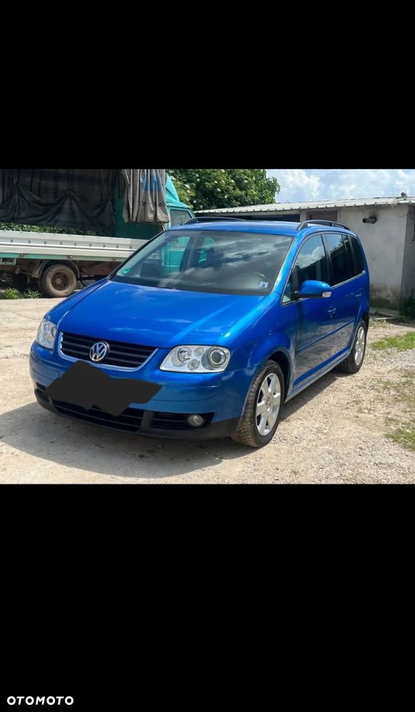 Volkswagen Touran 2.0 FSI Highline - 9