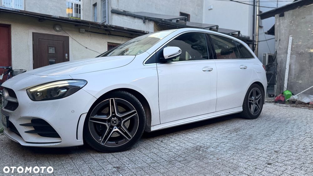 Mercedes-Benz Klasa B 220 d AMG Line 8G-DCT - 4