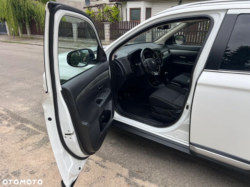 Mitsubishi Outlander - 17