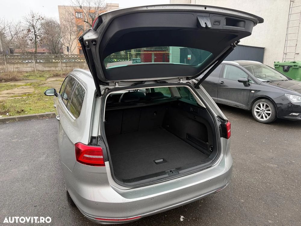 Volkswagen Passat 2.0 TDI DSG Highline - 9