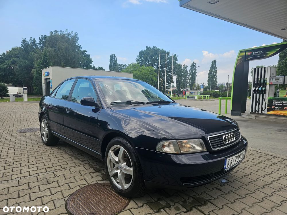 Audi A4 Limousine 1.8 - 6