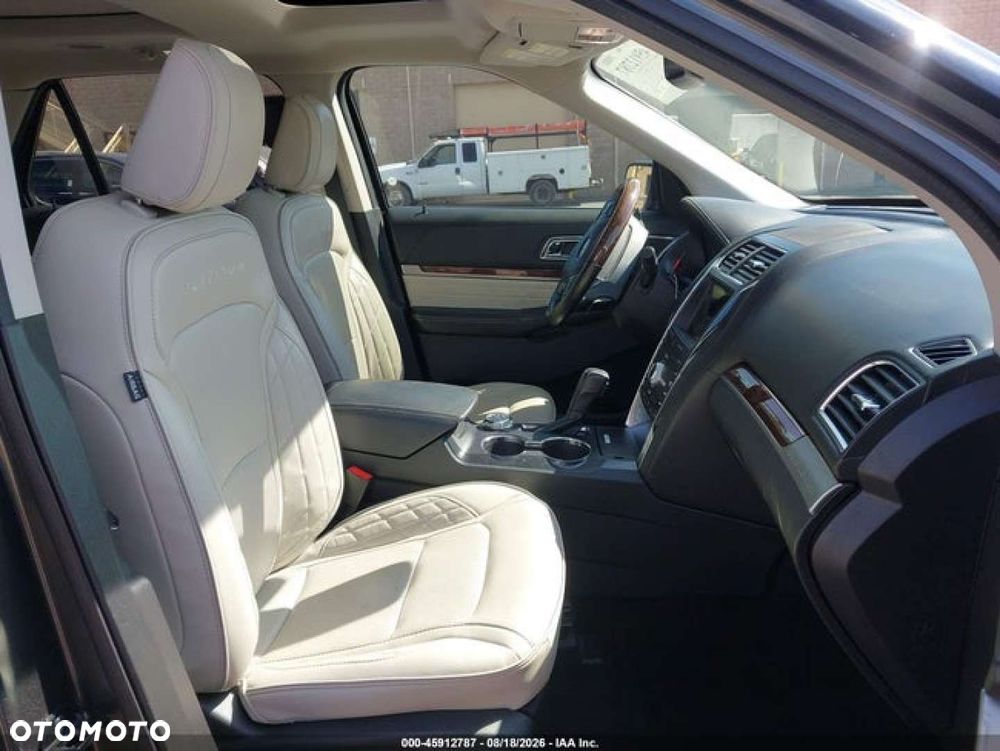 Ford Explorer - 11