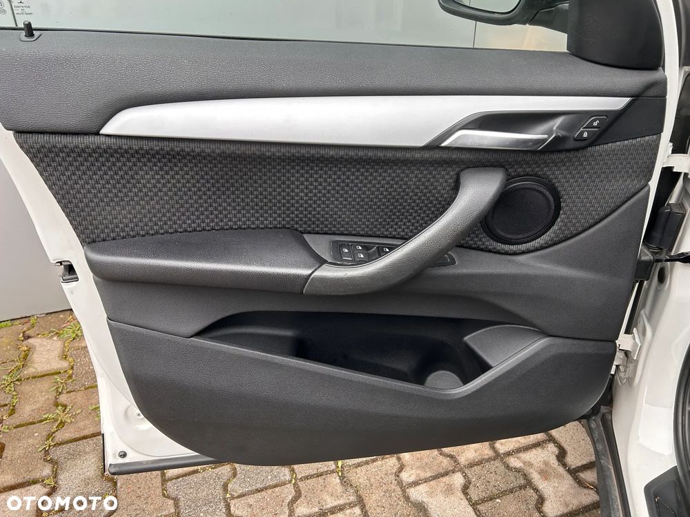 BMW X1 sDrive18d - 11