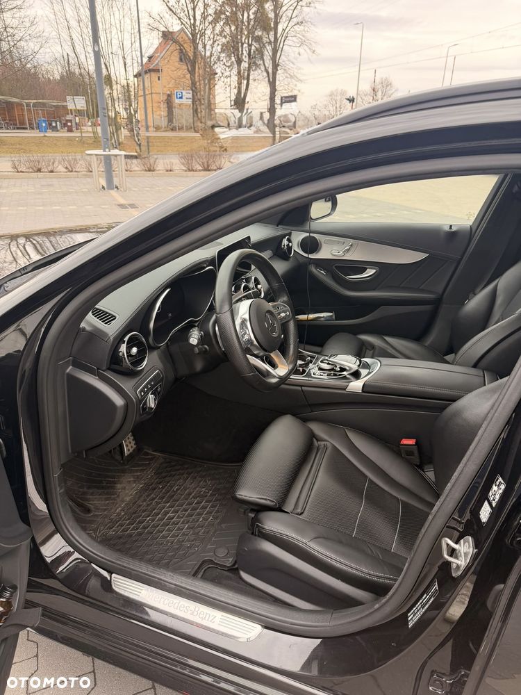 Mercedes-Benz Klasa C 300 d 4MATIC 9G-TRONIC - 28