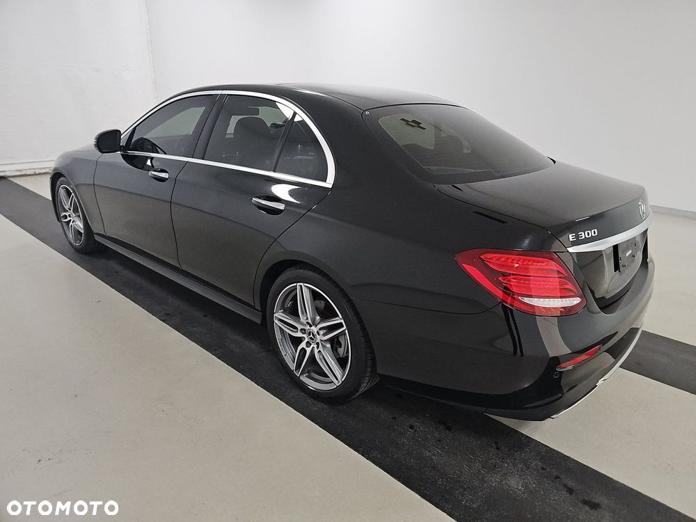 Mercedes-Benz Klasa E 300 9G-TRONIC AMG Line - 6