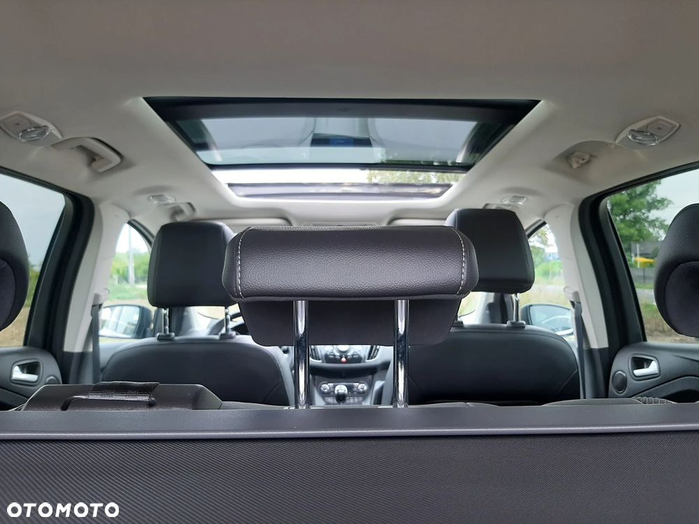 Ford Kuga 2.0 TDCi 2x4 Titanium - 24