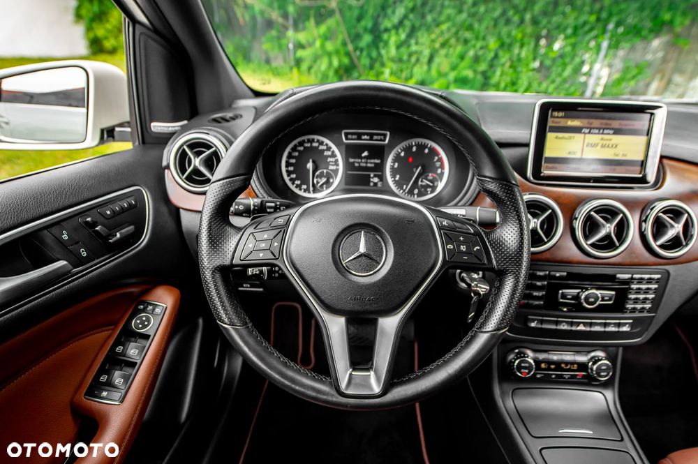 Mercedes-Benz Klasa B 200 7G-DCT AMG Line - 22
