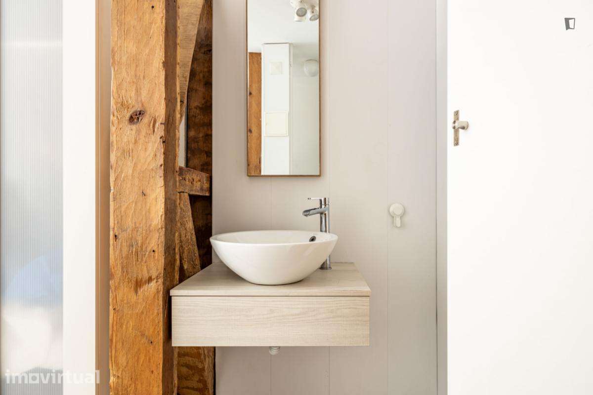 Quarto - localizado em Baixa Lisbon - Grande imagem: 5/12