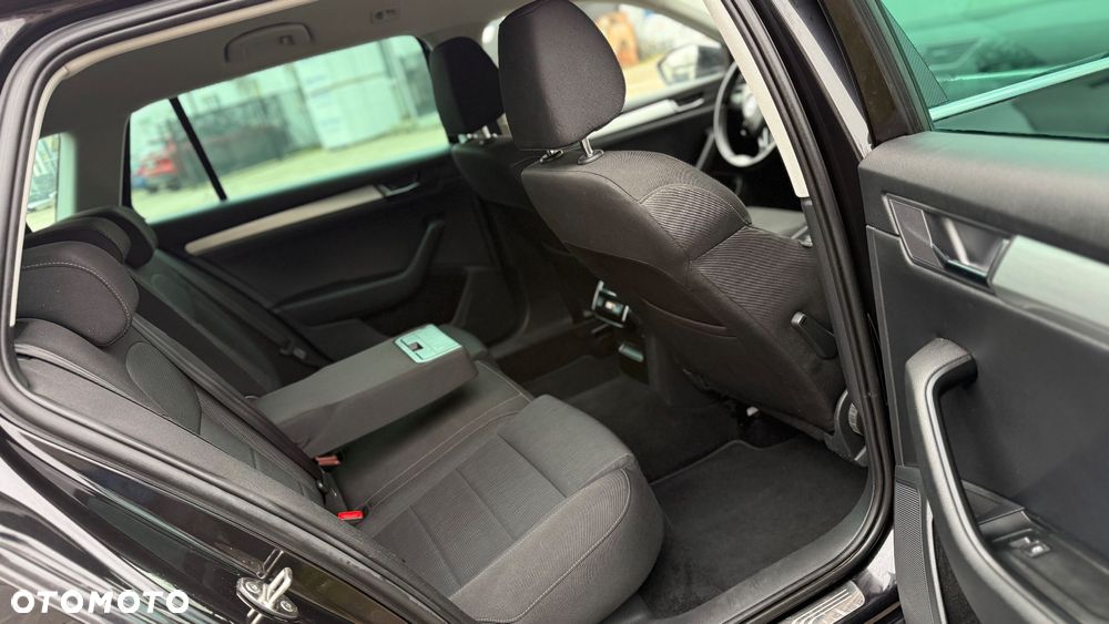 Skoda Superb 2.0 TDI DSG Ambition - 35