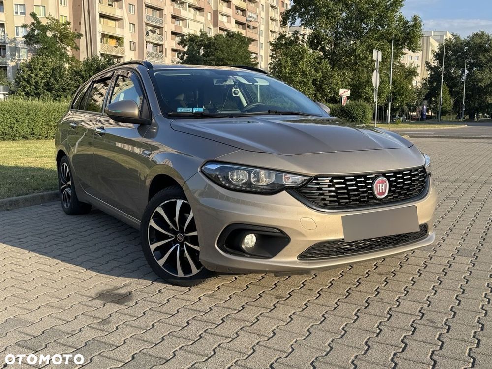Fiat Tipo 1.4 T-Jet 16v Lounge EU6d - 1