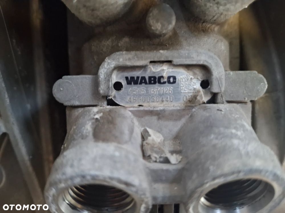 ZAWÓR GŁÓWNY HAMULCA WABCO  DAF CF 400  XF 106 EURO 6 48000030440 - 2