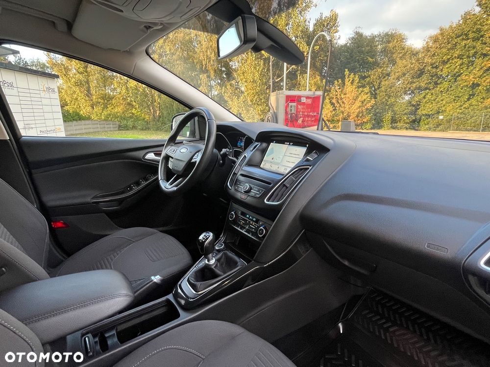 Ford Focus 1.0 EcoBoost Titanium - 12