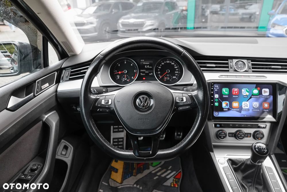 Volkswagen Passat - 23