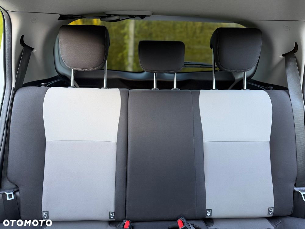 Toyota Yaris 1.5 Dynamic - 29