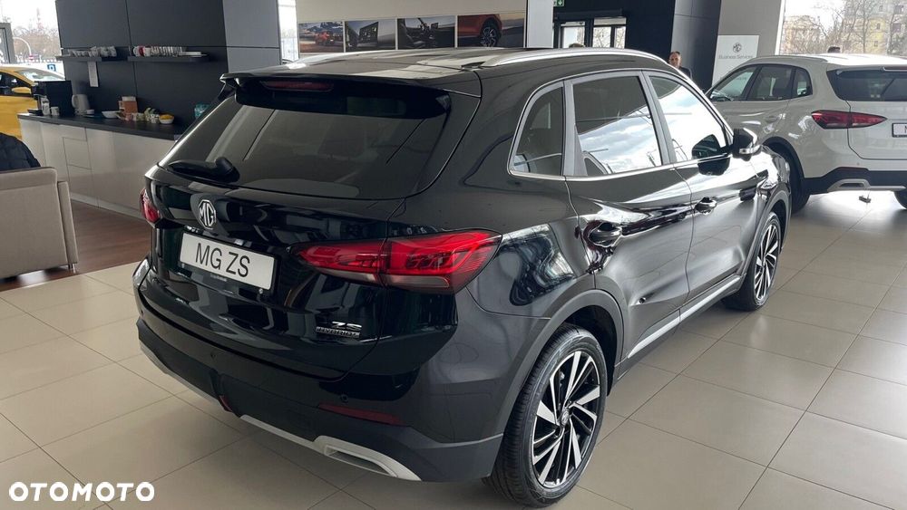 MG ZS Hybrid+ - 11